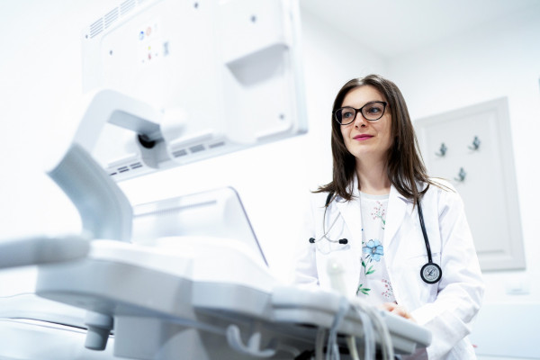 Dr. Ioana Avram
